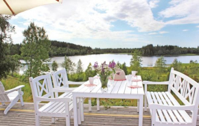 Beautiful Home In Bullaren With Kitchen, Flötemarken